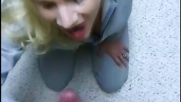 Starszy erotyka ostre mężczyzna wpada w łapkę Riley
