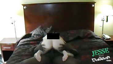 Cycata piękność zerżnięta w filmy dla dorosłych erotyczne podartych rajstopach