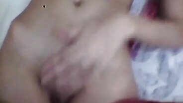 Drobna brunetka Jenna lubi filmy erotyczne z lesbijkami czuć całego kutasa w dupie