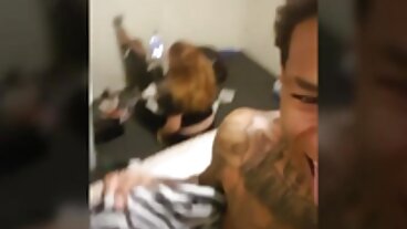 Pasierbica Lacy i cipki erotyka BFF podglądają tatusia Charlesa!