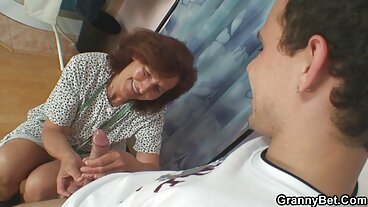 Wielkie tyłki hebanowe dziwki ujeżdżają białego fiuta darmowe filmy erotczne