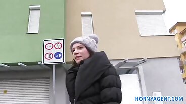 BRAZZERS Zdzirowata Tiffany tryska gości na imprezie Potluck hd erotyka
