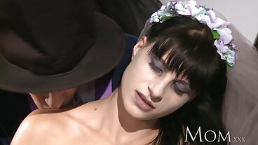 REALITY KINGS PillowHumpers Tease Roomie - darmowe filmy erotyczne mamuśki Skylar Vox