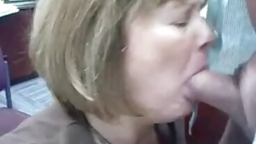Owłosiona azjatycka xxx erotyka sekretarka podoba się jej szefowi lesbijek