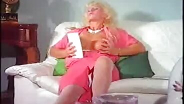 Charley Chase to platynowa lalka erotyka polska do ruchania